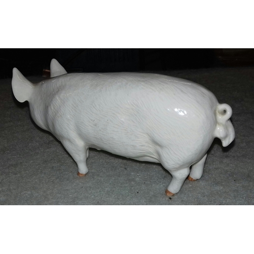 25 - 15 cm long Beswick CH Wall Queen pig ornament