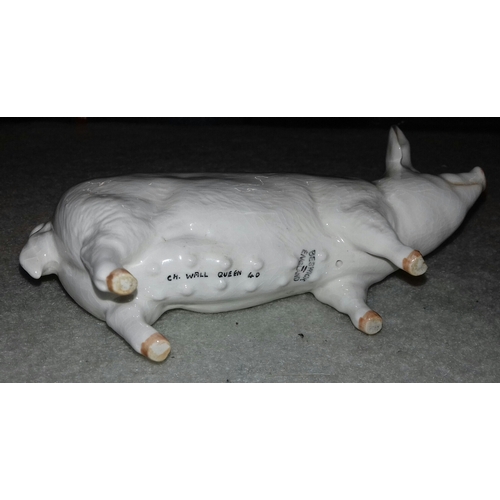 25 - 15 cm long Beswick CH Wall Queen pig ornament