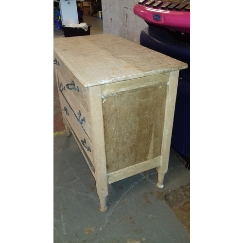 489 - 86 x 46 x 75 cm tall oak 3 drawer chest sanded down and ready for restoration