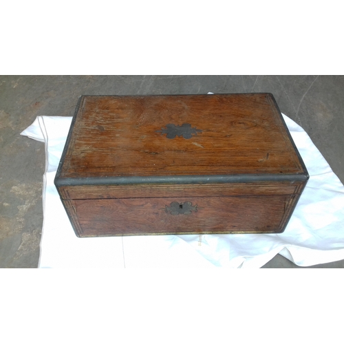 359 - 40 x 24 x 17 cm inlaid writing slope needs minor restoration