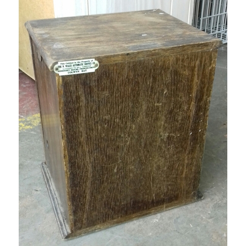 156 - Counter top oak cigarette machine