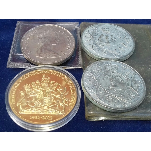 538 - 2 x 1977, 1981 & 2012 UK royal commemorative coins