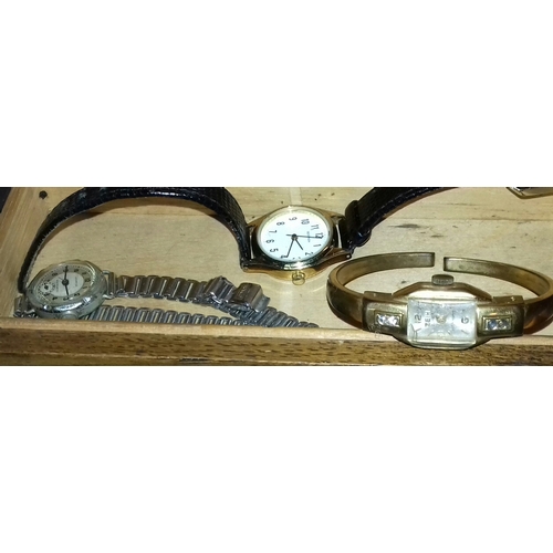 542 - Wooden musical jewellery box with 3 x vintage watches and other modern his and hers watch set