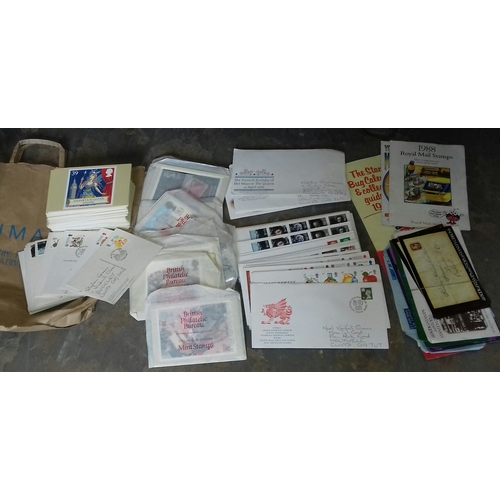 272 - Very large amount of assorted first day cover stamps and postcards, un-stamped royal mail postcards ... 