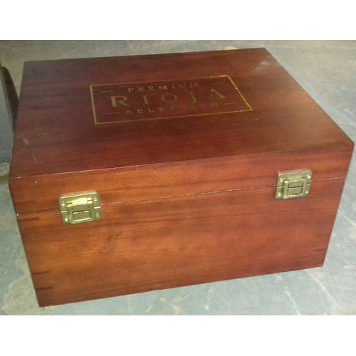 182 - 36 x 30 x 20 cm Premium Rioja collection wooden case