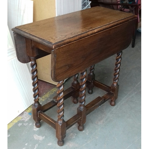 438 - 75 cm wide old oak barley twist gate leg table