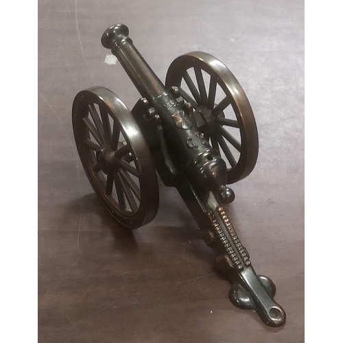 49 - 18 x 8 x 10 cm tall bronze Georgian canon