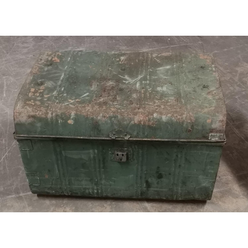 282 - 77 x 55 x 49 cm tall old metal trunk