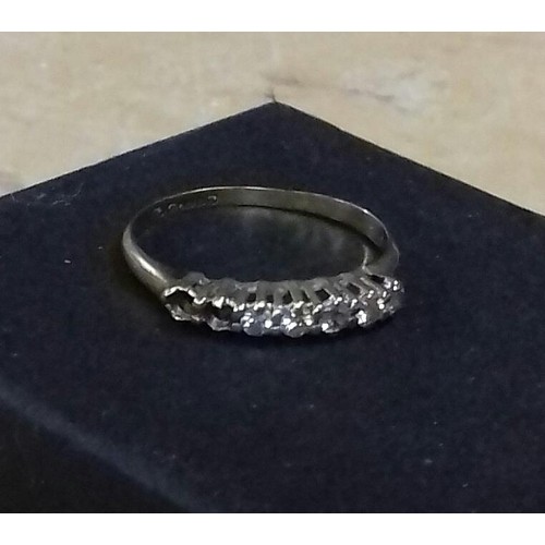 524 - 9 ct hallmarked illusion diamond (2 stones missing) eternity ring size J - 0.9 gm