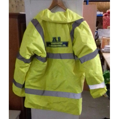 287 - B-seen non breathable hi-viz waterproof jacket with concealed hood size L (AB construction advertisi... 