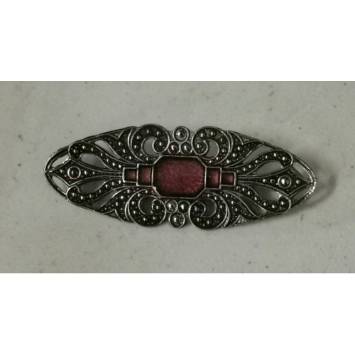 74 - 6 x 2.5 cm Victorian style brooch