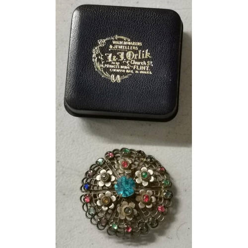 85 - Approx 4 cm diameter vintage costume brooch in case