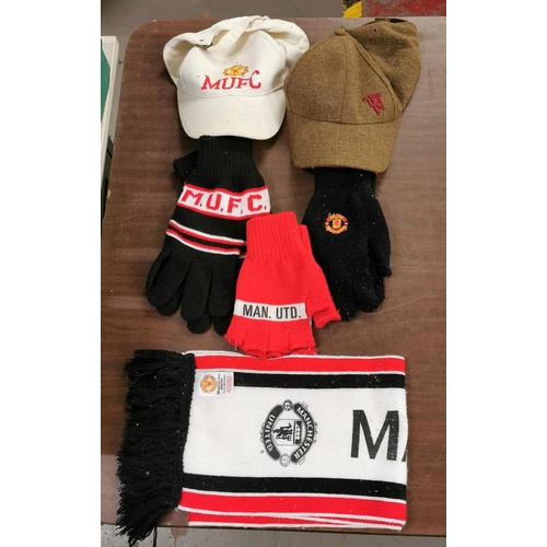 18 - Manchester United bundle of 2 x caps, pair of gloves, 2 x pairs of fingerless gloves and scarf