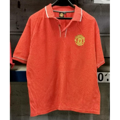 106 - Manchester United official merchandise embroidered crest polo shirt size M