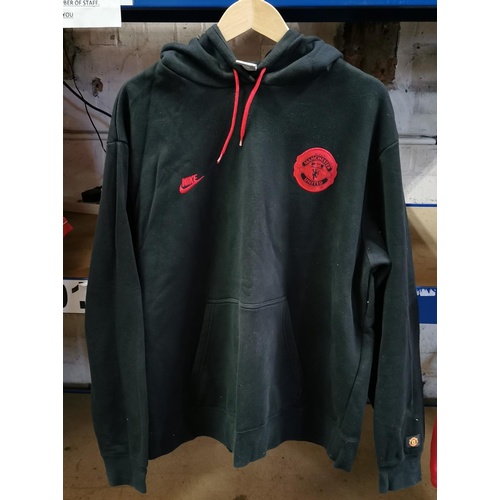 107 - Nike Manchester United hooded sweatshirt size XXL