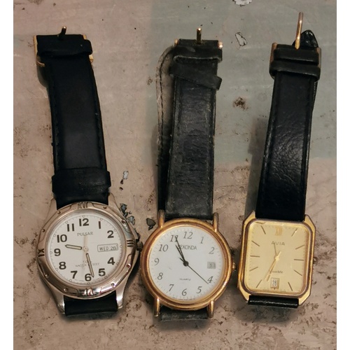 99 - 3 x designer gents quartz watches with leather straps being Pulsar, Avia & Sekonda - need batteries