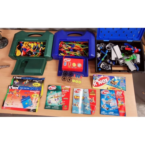 68 - Bundle of Knex & Construx building sets & instructions in 3 x plastic tubs