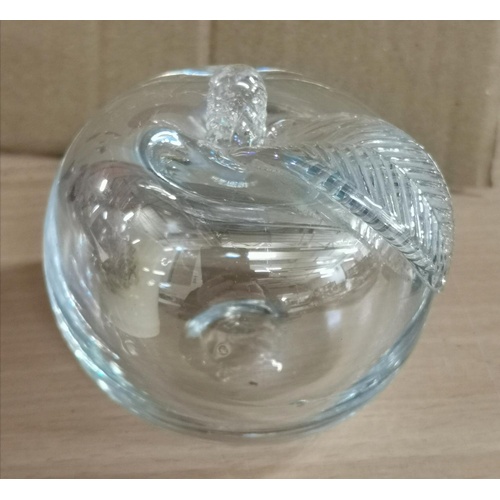 114 - 9 cm diameter and 8.5 cm tall iridescent art glass apple