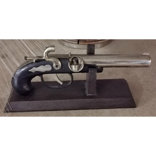 21 - Retro pistol shaped table lighter & stand