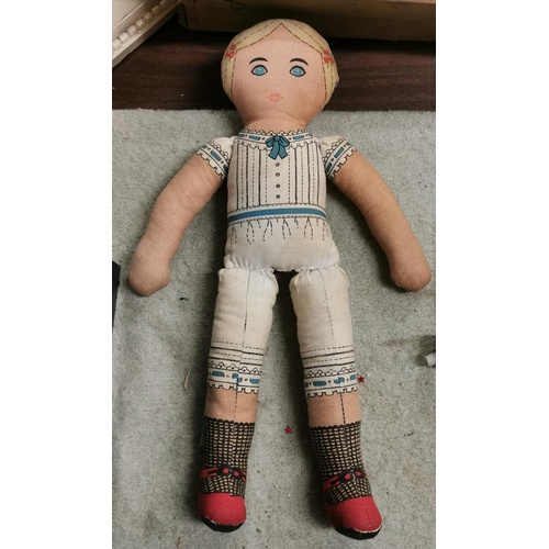 39 - Approx 37 cm tall Jean Greenhowe for Womans Weekly rag style doll