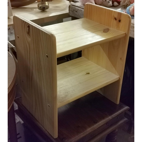 53 - 41 x 30 x 47 cm tall small pine stand