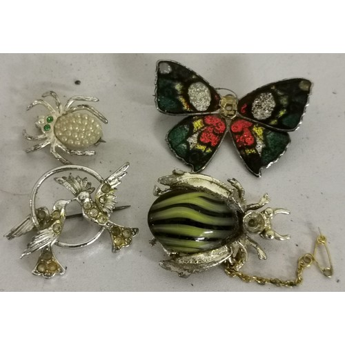 277 - 4 x animal shaped dress brooches