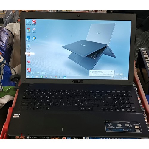 133 - Asus X series slim laptop model X552E - 1tb hard drive 4 gb memory in as new condition