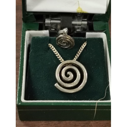 159 - 925 silver swirl pendant on 18