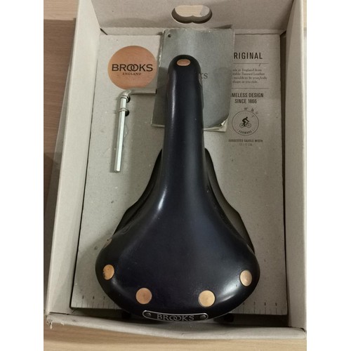 196 - Boxed and apparently unused Brookes Swift high quality leather bike saddle