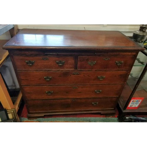 10 - 112.5 x 51 x 98 cm tall Georgian style oak 2 over 3 brushing slide chest of drawers