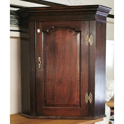 28 - 92 cm tall and 54 cm deep Georgian corner cabinet