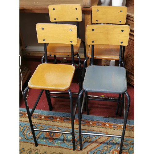 29 - 120 x 60 x 85 cm tall vintage restaurant/beer garden table with 4 x metal framed stool chairs