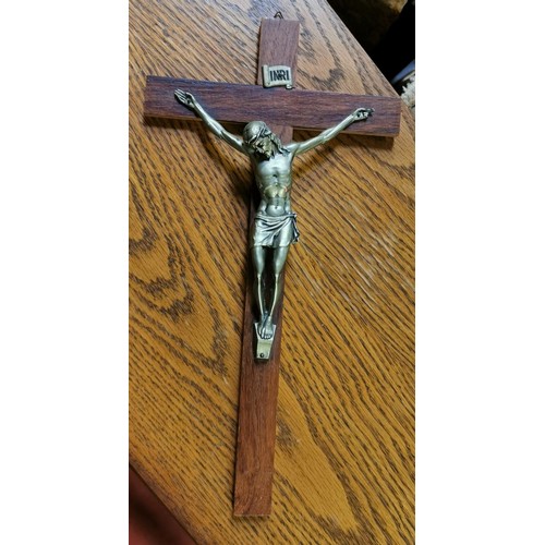 235 - 32 x 16.5 cm vintage wooden crucifix