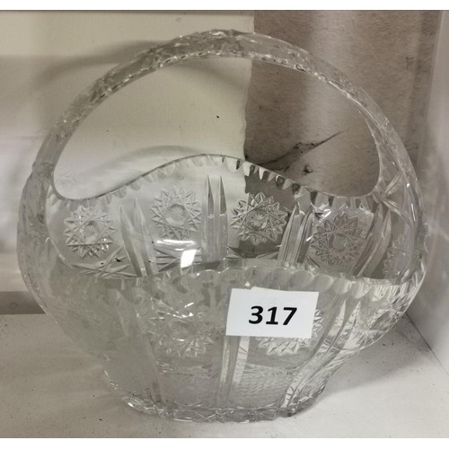 317 - 26 cm wide and 24 cm tall large lead crystal rose basket