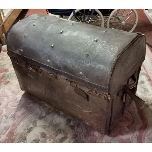 334 - Approx 85 x 50 x 63 cm distressed old leather dome top trunk with inner shelf present