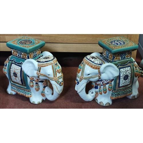 376 - Pair of 27.5 cm tall elephant ceramic plant stands