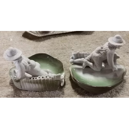 407 - Pair of 10 cm long and 8 cm tall figural ashtray with match holders