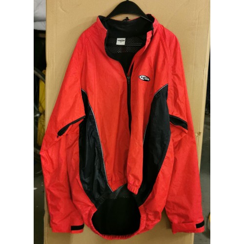 63 - As new untagged Lusse lightweight waterproof cycling full zip jacket size XL