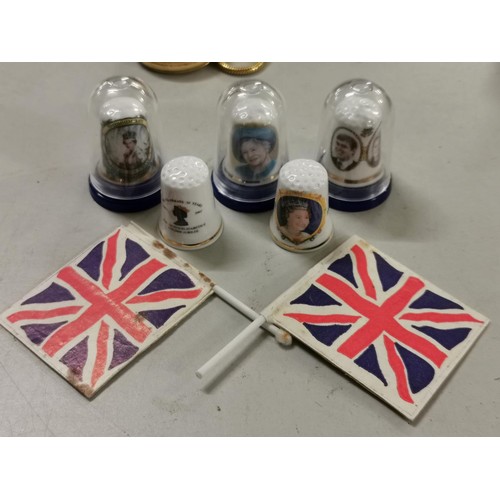 81 - 5 x royal commemorative porcelain thimbles