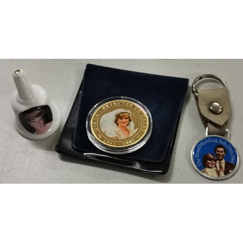 86 - Princess Diana bundle of china thimble, Westminster Collection gold plated 2007 Cook Island $1 coin ... 
