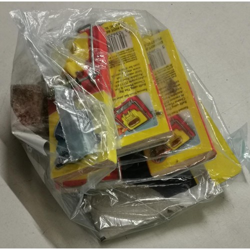 120 - Bag of assorted mouse traps