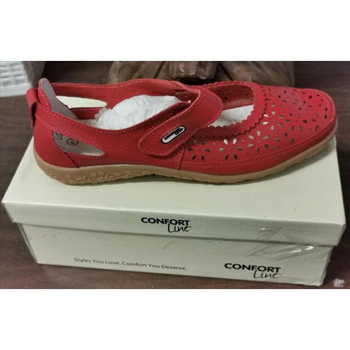 248 - New and boxed Confort Line leather ladies comfort loafers with velcro fastening size 7