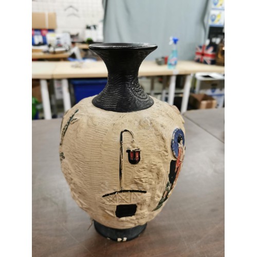 260 - 28.5 cm tall vintage Cyples Embosa ware Oriental scene vase