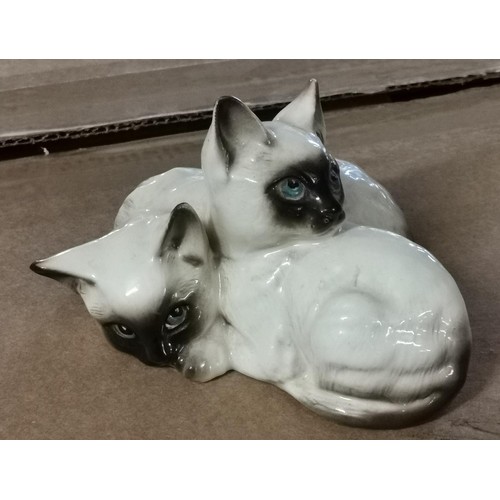 126 - Vintage Royal Doulton 1296 pair of Siamese cats figure