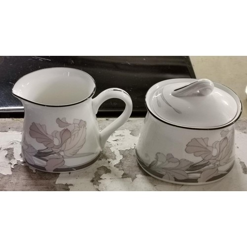 145 - New Decade by Noritake 9091 cafe du soir sugar bowl and milk jug