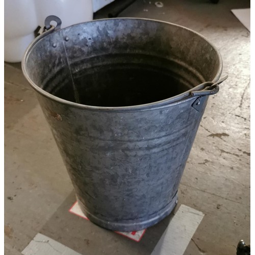 125 - Old galvanised bucket