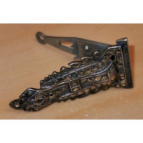 102 - 3.5 cm long 925 stamped silver and marcasite Art Deco clip