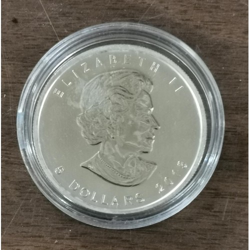 20 - 1 oz silver 2013 Canadian maple leaf 5 dollar coin in perspex case