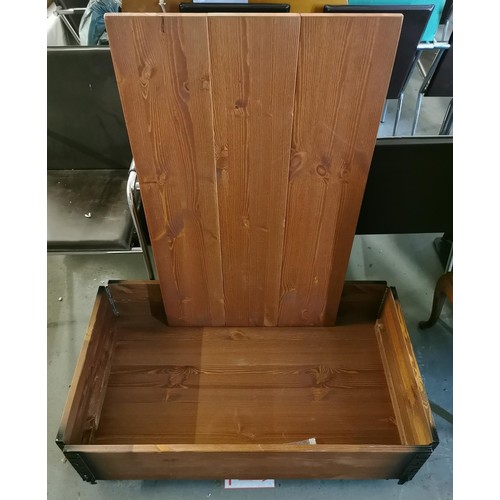 116 - 100 x 58 x 30 cm wooden low table/storage chest on wheels with lift off top