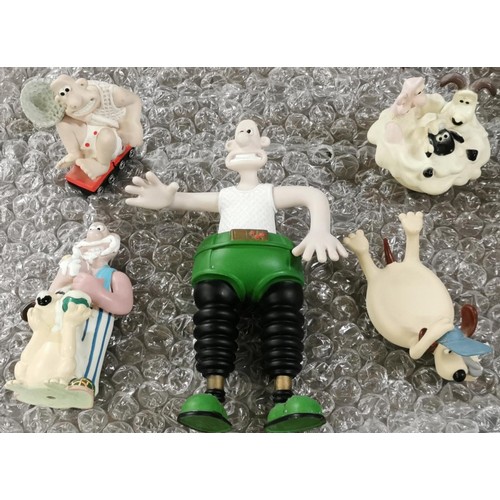 157 - Bundle of 5 x assorted Wallace & Gromit figures